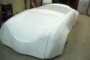 Styropianowe Porsche 356 pod budowę formy.